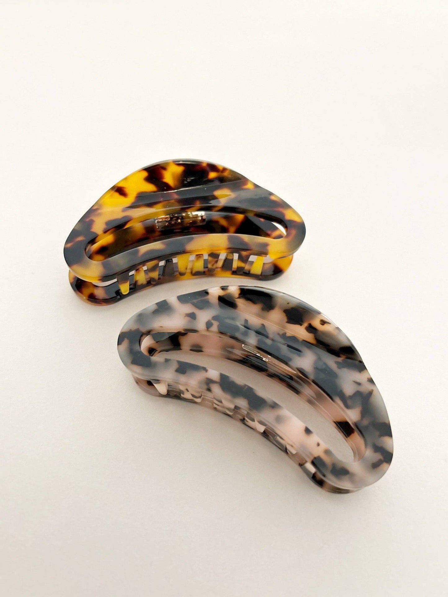 Oval Tort Hair Claw Clip