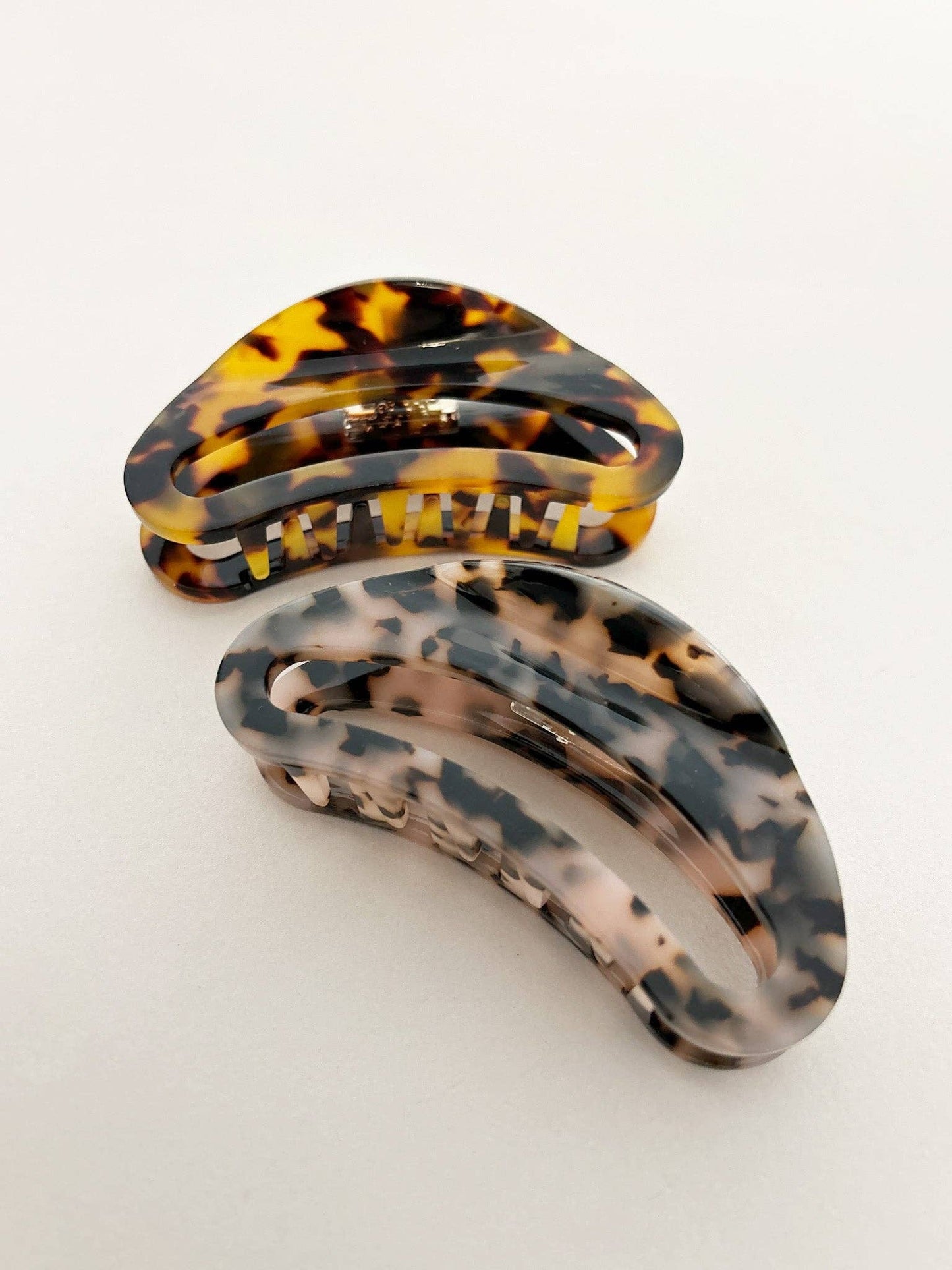 Oval Tort Hair Claw Clip
